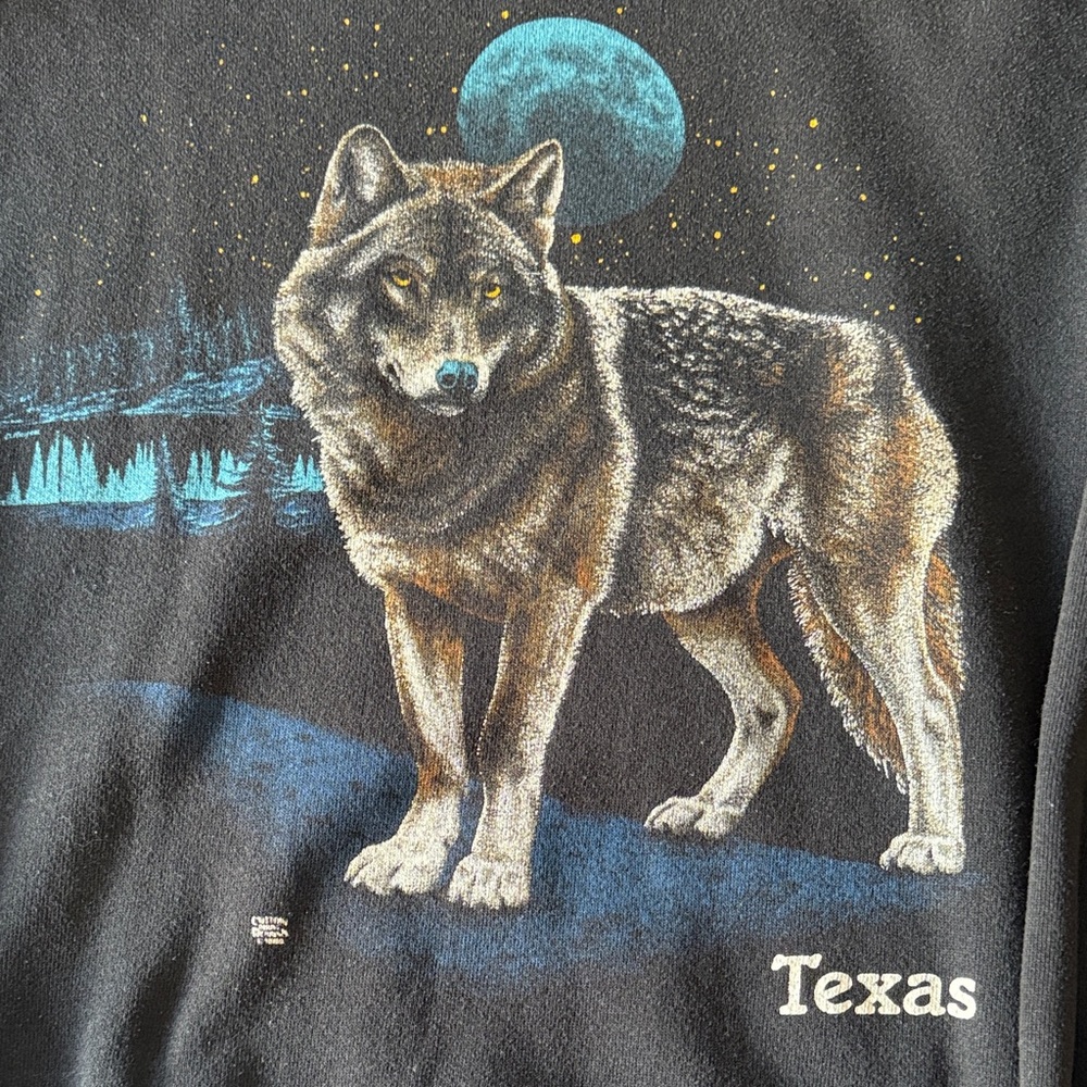 Vintage Wolf Graphic Sweatshirt - Picture 2 of 4